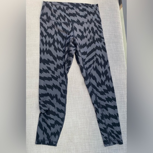 Lululemon High Rise Wunder Under 25” Size 10 - Picture 3 of 4